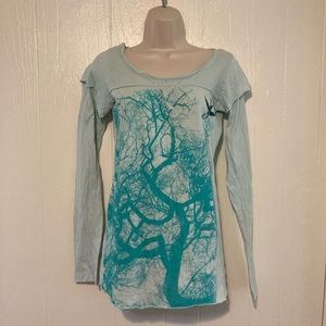 Diatribe Rare blue long sleeve front  top size M